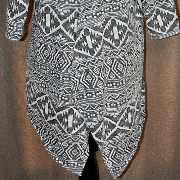 NWOT Gina Louise Aztec Grey & Black Open Coat - Picture 2 of 6